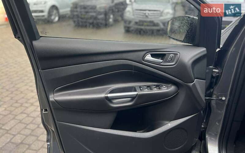 Внедорожник / Кроссовер Ford Kuga 2013 в Ивано-Франковске