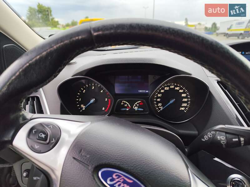 Внедорожник / Кроссовер Ford Kuga 2014 в Киеве