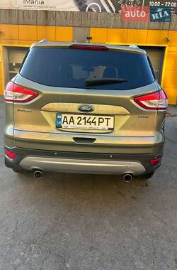 Внедорожник / Кроссовер Ford Kuga 2013 в 