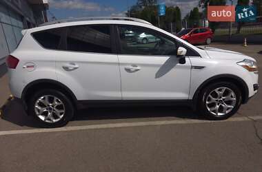 Внедорожник / Кроссовер Ford Kuga 2011 в 