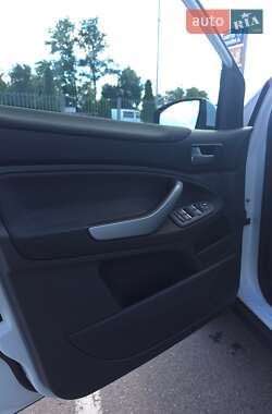Внедорожник / Кроссовер Ford Kuga 2011 в 
