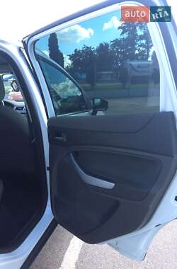 Внедорожник / Кроссовер Ford Kuga 2011 в 