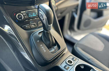 Внедорожник / Кроссовер Ford Kuga 2013 в 