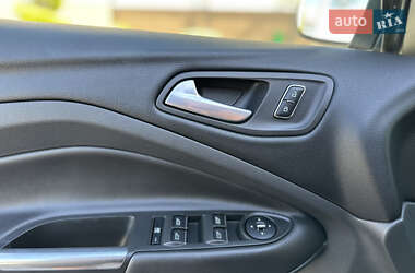 Внедорожник / Кроссовер Ford Kuga 2013 в 