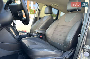 Внедорожник / Кроссовер Ford Kuga 2013 в 