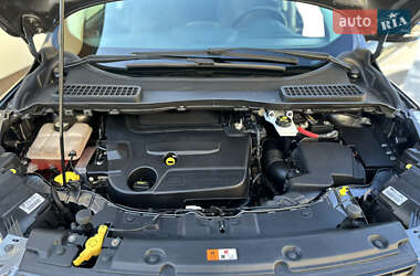 Внедорожник / Кроссовер Ford Kuga 2013 в 