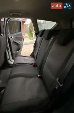 Внедорожник / Кроссовер Ford Kuga 2015 в 