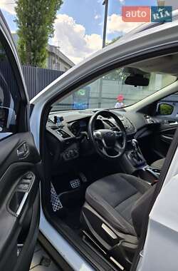 Внедорожник / Кроссовер Ford Kuga 2013 в 