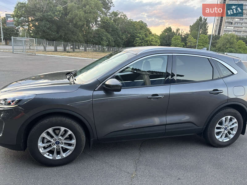 Внедорожник / Кроссовер Ford Kuga 2023 в Николаеве