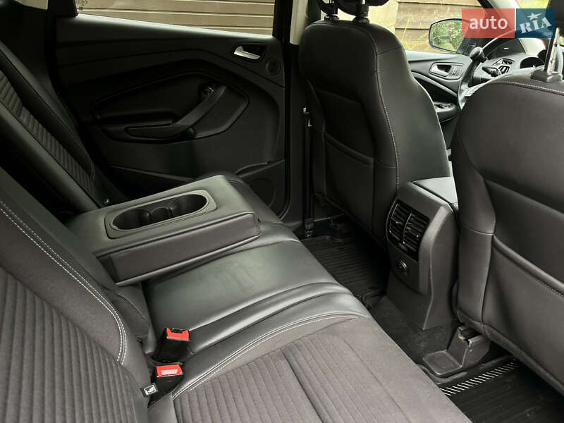Позашляховик / Кросовер Ford Kuga 2019 в Києві