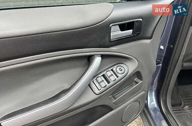 Внедорожник / Кроссовер Ford Kuga 2011 в 