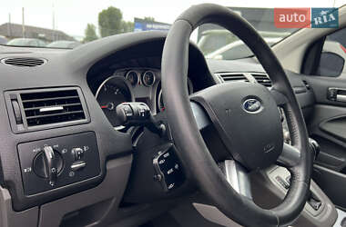 Внедорожник / Кроссовер Ford Kuga 2011 в 