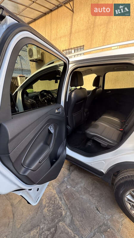 Внедорожник / Кроссовер Ford Kuga 2013 в Каменском