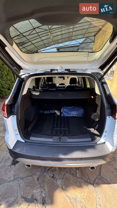 Внедорожник / Кроссовер Ford Kuga 2013 в Каменском
