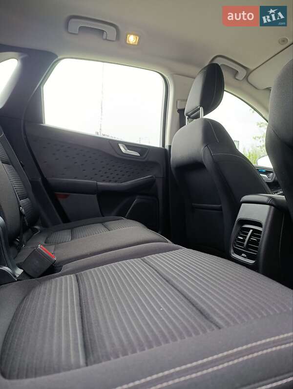 Внедорожник / Кроссовер Ford Kuga 2020 в Львове