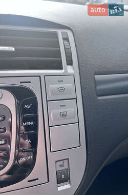 Внедорожник / Кроссовер Ford Kuga 2012 в 
