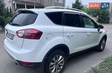 Внедорожник / Кроссовер Ford Kuga 2012 в 