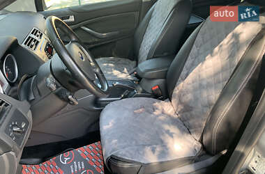 Внедорожник / Кроссовер Ford Kuga 2012 в 