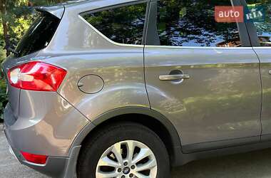 Внедорожник / Кроссовер Ford Kuga 2011 в 