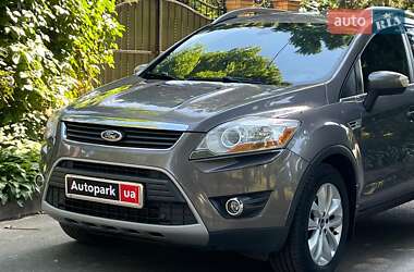 Внедорожник / Кроссовер Ford Kuga 2011 в 