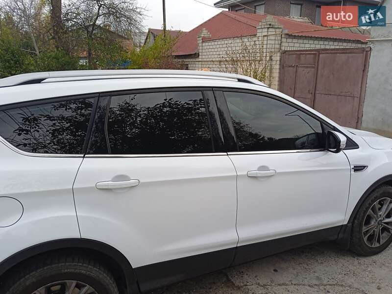 Внедорожник / Кроссовер Ford Kuga 2019 в Николаеве