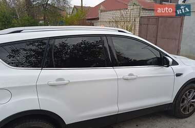 Внедорожник / Кроссовер Ford Kuga 2019 в 