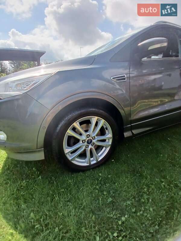 Внедорожник / Кроссовер Ford Kuga 2013 в Луцке