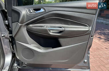 Внедорожник / Кроссовер Ford Kuga 2014 в 