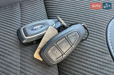 Внедорожник / Кроссовер Ford Kuga 2014 в 