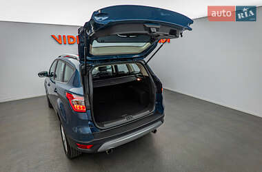 Внедорожник / Кроссовер Ford Kuga 2019 в 