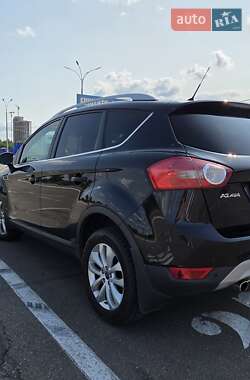 Внедорожник / Кроссовер Ford Kuga 2012 в 
