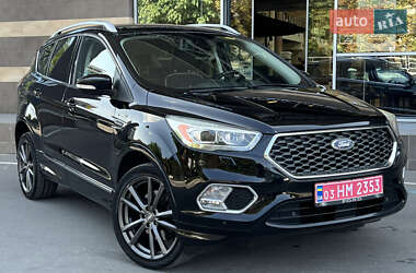 Внедорожник / Кроссовер Ford Kuga 2017 в 