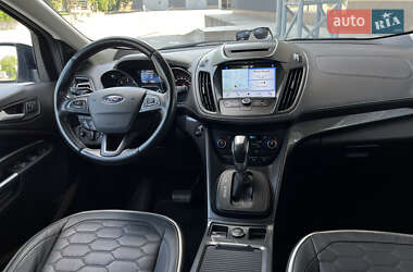 Внедорожник / Кроссовер Ford Kuga 2017 в 
