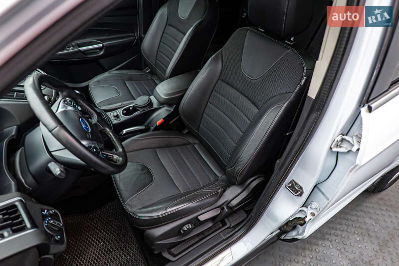Внедорожник / Кроссовер Ford Kuga 2013 в Киеве
