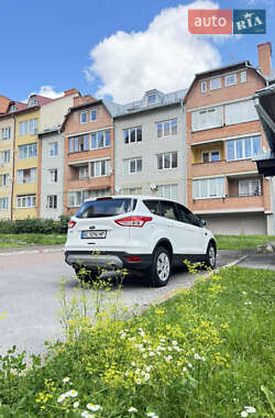 Внедорожник / Кроссовер Ford Kuga 2014 в 