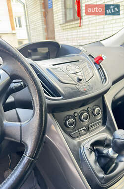 Внедорожник / Кроссовер Ford Kuga 2014 в 