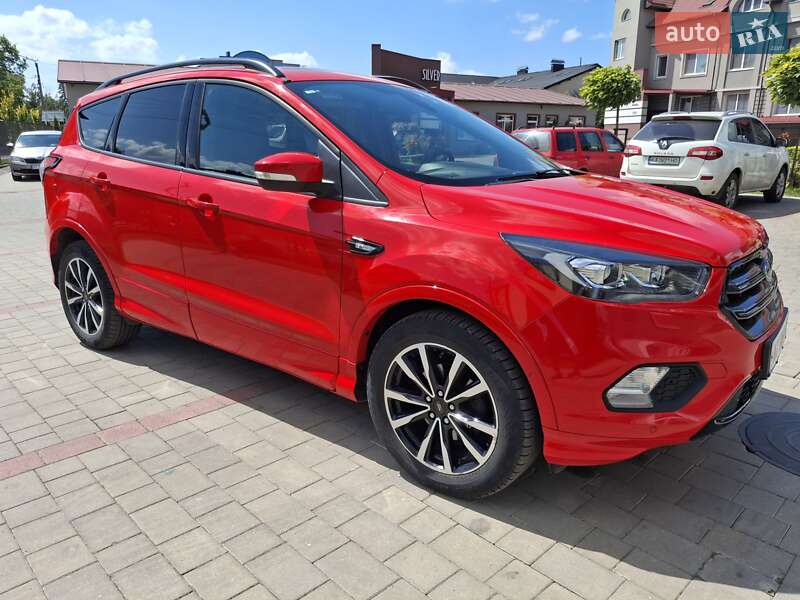 Позашляховик / Кросовер Ford Kuga 2018 в Івано-Франківську