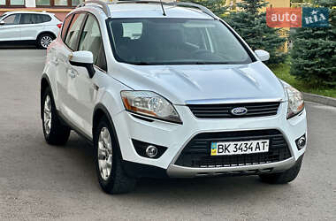 Внедорожник / Кроссовер Ford Kuga 2010 в 