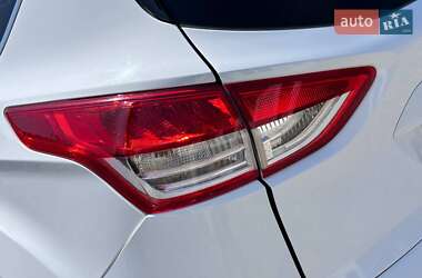 Внедорожник / Кроссовер Ford Kuga 2013 в 