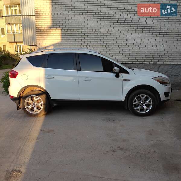 Внедорожник / Кроссовер Ford Kuga 2012 в Баре фото 7 Внедорожник / Кроссовер Ford Kuga 2012 в Баре