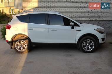 Внедорожник / Кроссовер Ford Kuga 2012 в 