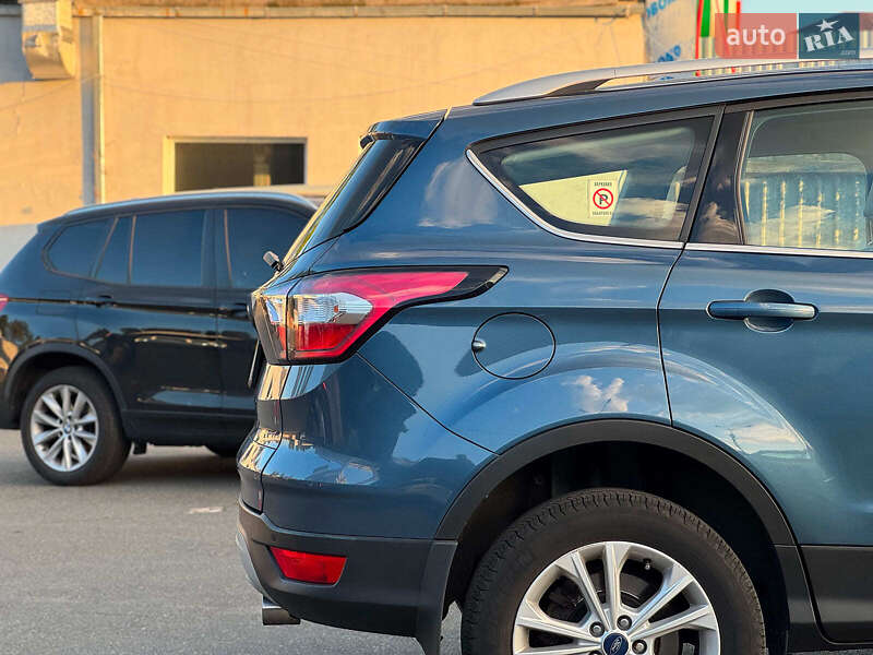 Внедорожник / Кроссовер Ford Kuga 2019 в Киеве
