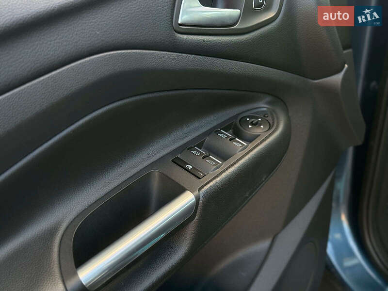 Внедорожник / Кроссовер Ford Kuga 2019 в Киеве