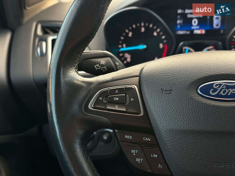 Внедорожник / Кроссовер Ford Kuga 2019 в Киеве