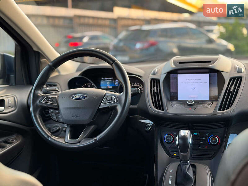 Внедорожник / Кроссовер Ford Kuga 2019 в Киеве
