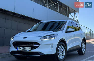 Внедорожник / Кроссовер Ford Kuga 2023 в 