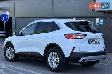 Внедорожник / Кроссовер Ford Kuga 2023 в 
