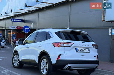 Внедорожник / Кроссовер Ford Kuga 2023 в 