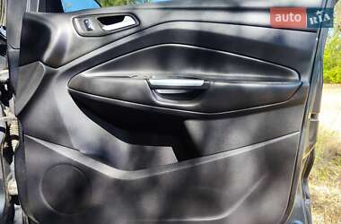 Внедорожник / Кроссовер Ford Kuga 2015 в 