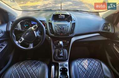 Внедорожник / Кроссовер Ford Kuga 2015 в 
